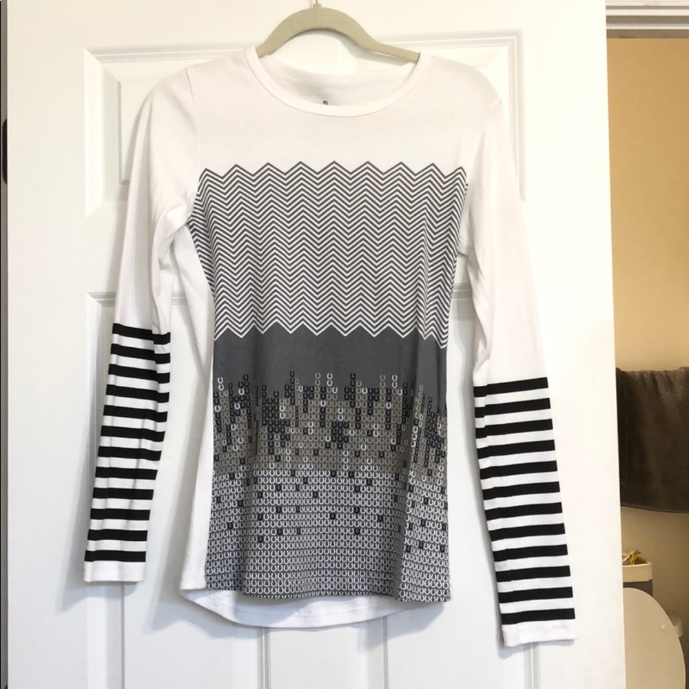 Horse shoe long sleeve top